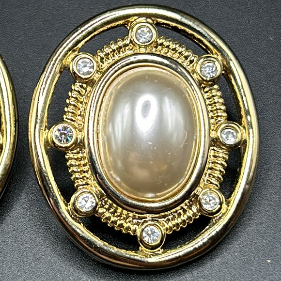 VTG Givenchy Estate Post Back Gold Tone Faux Pearl Rhinestones Large Earrings - Picture 5 of 9